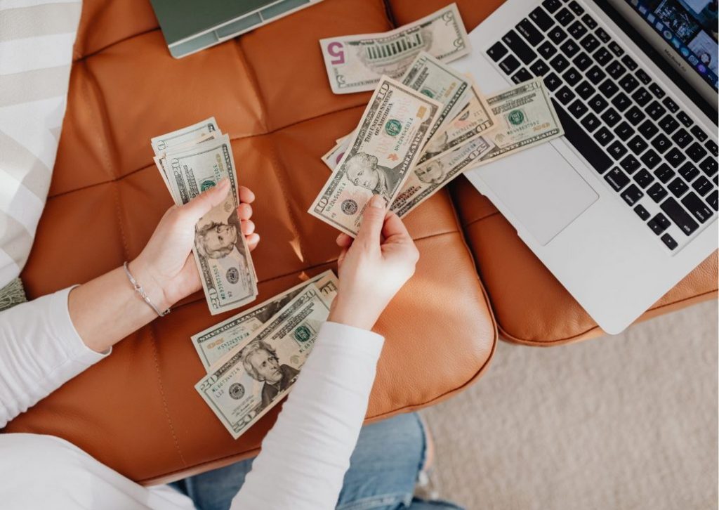 How to Make Extra Money with a Creative Side Hustle Using Doxzoo money